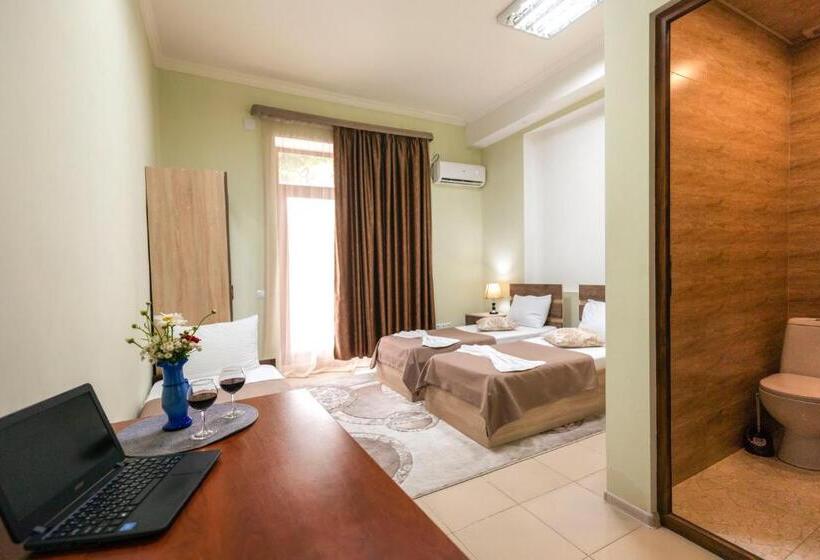 اتاق استاندارد سه نفره, Guest House   Mk