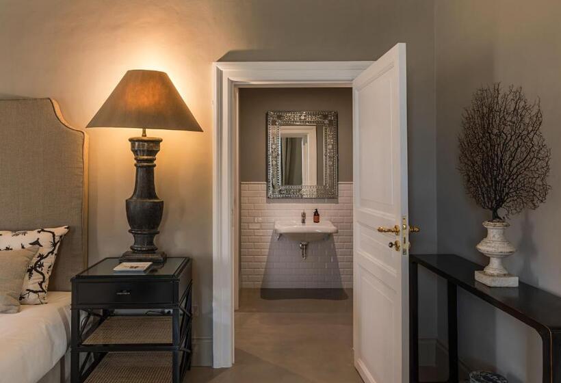 سوئیت با بالکن, Seven Rooms Villadorata
