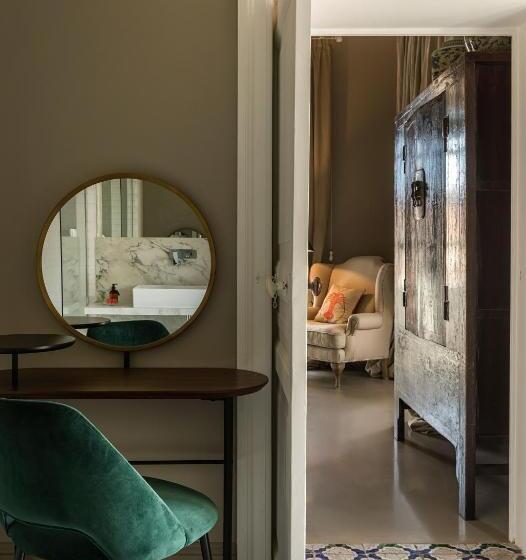 سوئیت با بالکن, Seven Rooms Villadorata