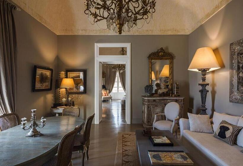 سوئیت با بالکن, Seven Rooms Villadorata