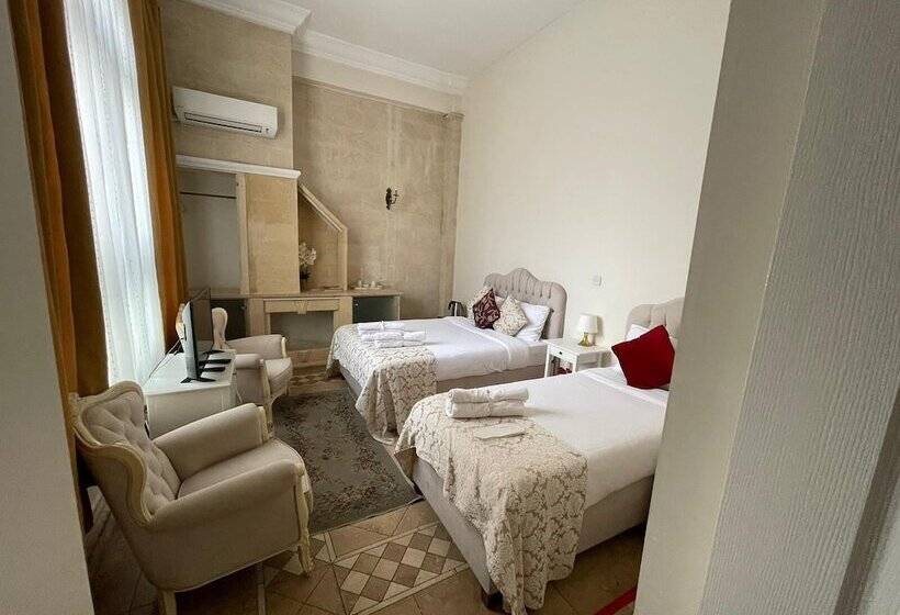 اتاق خانوادگی, Lord S Residence Boutique