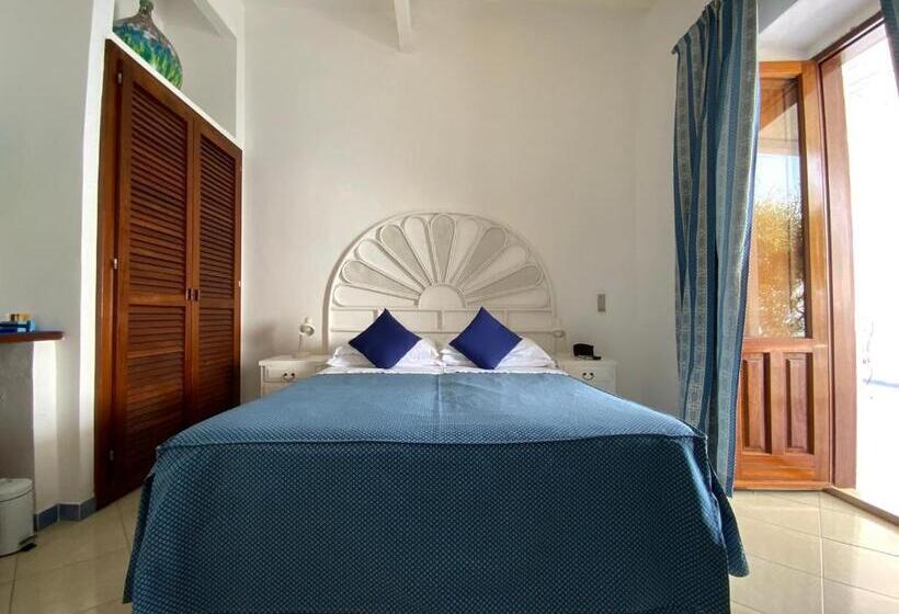 اتاق لوکس با چشم‌انداز دریا, Resort Villa Lydia