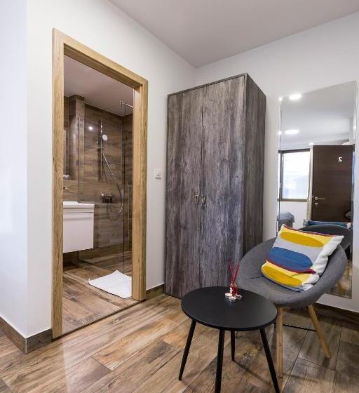 Номер Deluxe Вид на Город, Apinelo Tower Rooms