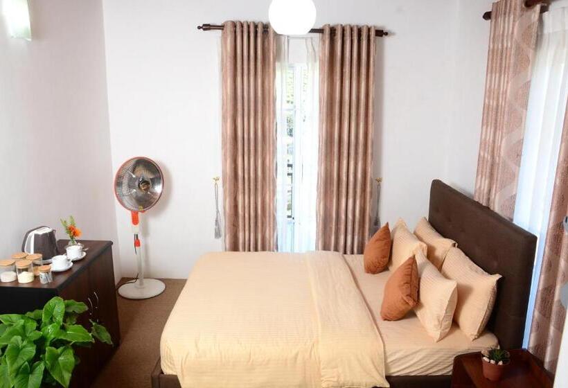 Quarto Deluxe com Sacada, The Fern Inn