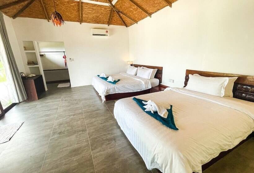 سوییت خانوادگی, Long Beach Resort Koh Rong