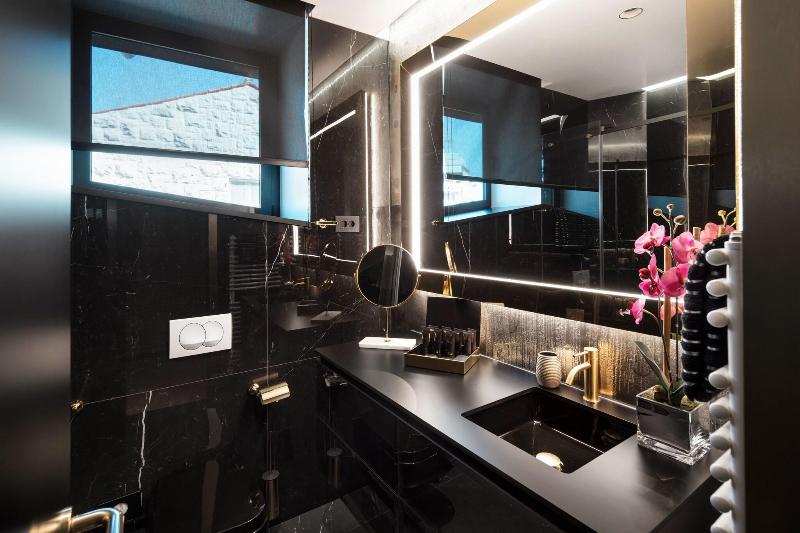 Deluxe Suite Sea View, Posh Residence Luxury Suites