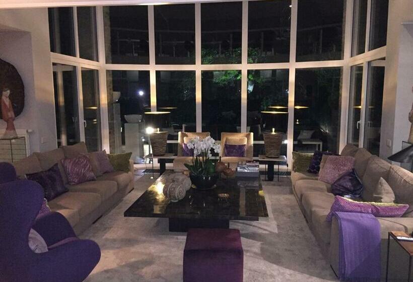 اتاق استاندارد با چشم‌انداز باغ, Villa Tiffany