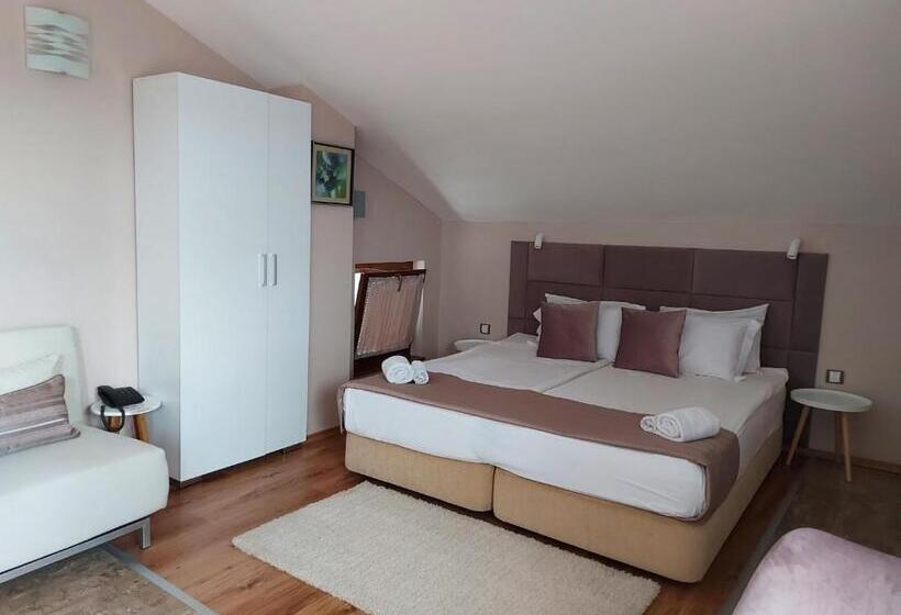 Quarto Standard Teto Inclinado, Family Hotel Saint Nikola