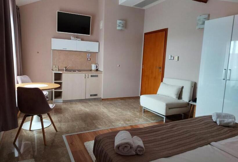 Quarto Standard Teto Inclinado, Family Hotel Saint Nikola