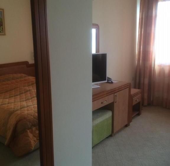 Люкс Вид на Море, Family Hotel Saint Nikola
