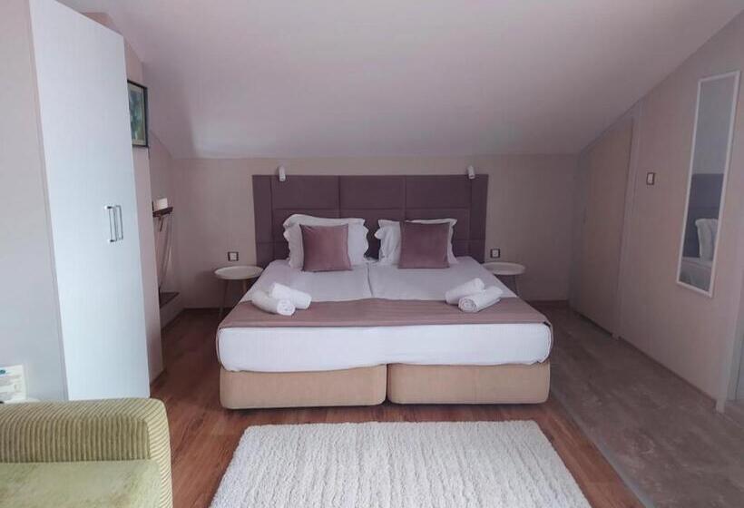 Номер Стандарт в Мансарде, Family Hotel Saint Nikola