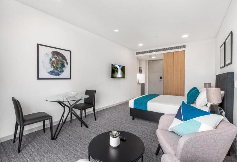 스탠다드 스튜디오, Essence Suites Taringa