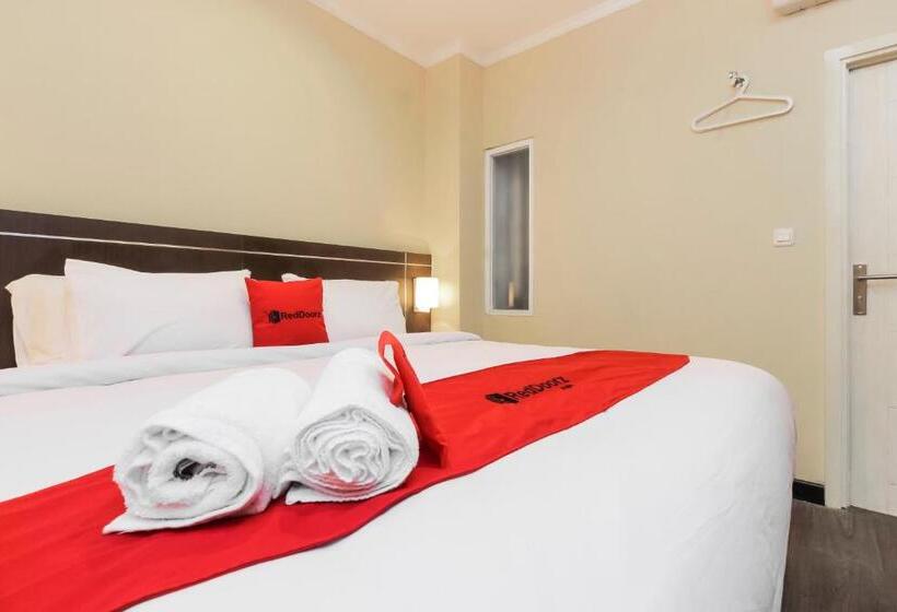 Номер Economy, Reddoorz Plus @ Thamrin