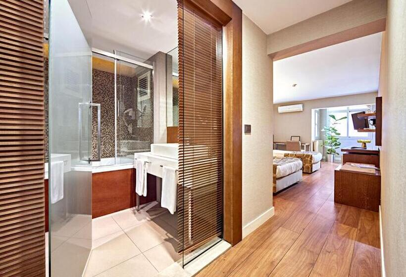 Quarto Familiar, The New Hotel Zeybek