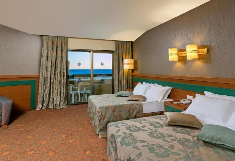 Семейный Полулюкс, özkaymak İncekum Resort