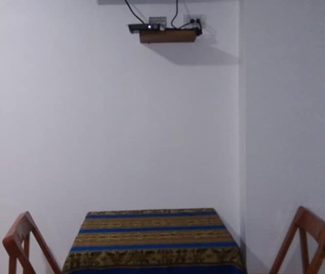اتاق استاندارد, Samuel's House
