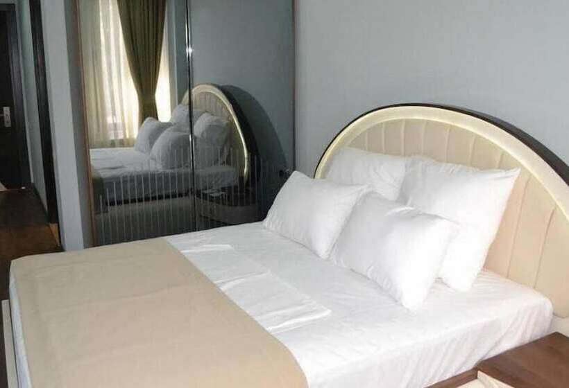 Standard Room, Light Palace