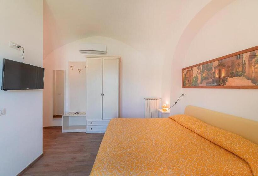 اتاق استاندارد با بالکن, Mimi B&b