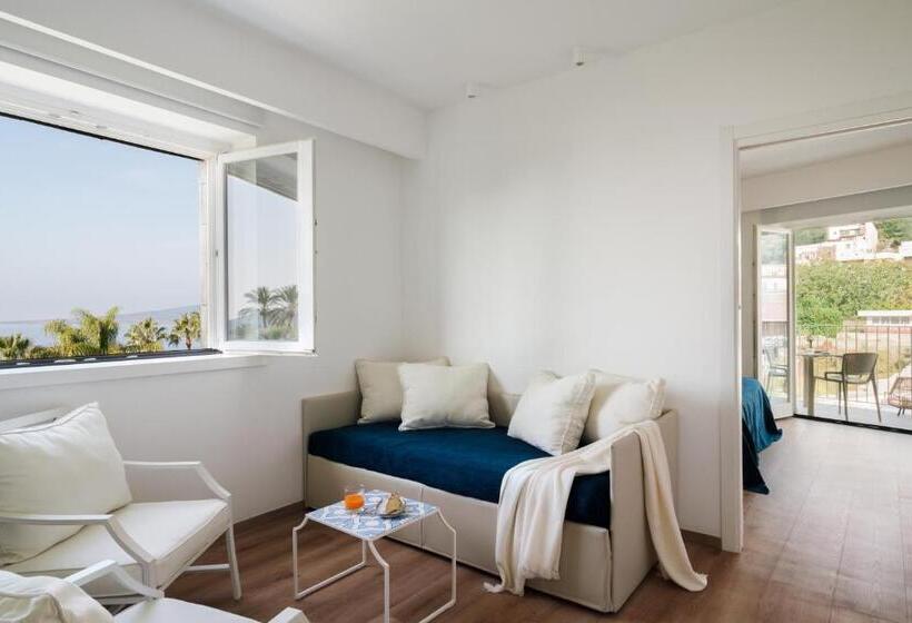 جناح جونيور, Domo 20 Hotel & Rooftop