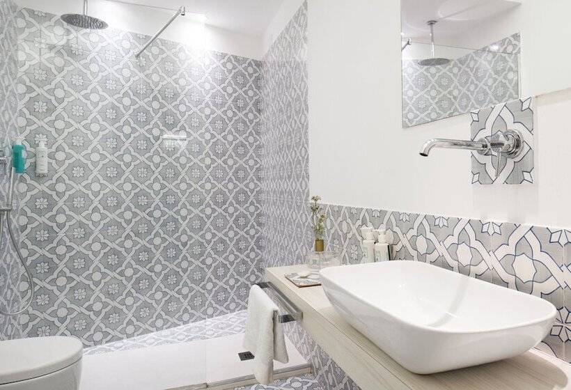 غرفة عائلية, Domo 20 Hotel & Rooftop