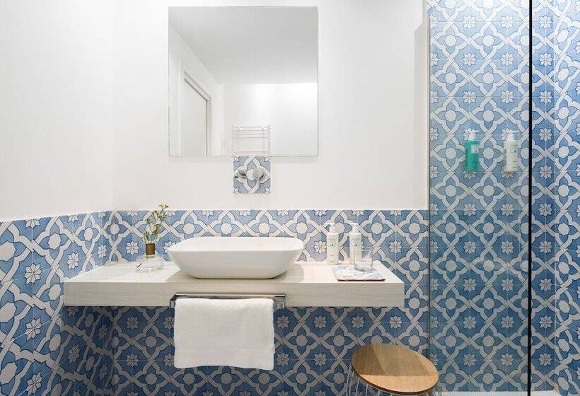 جناح جونيور, Domo 20 Hotel & Rooftop