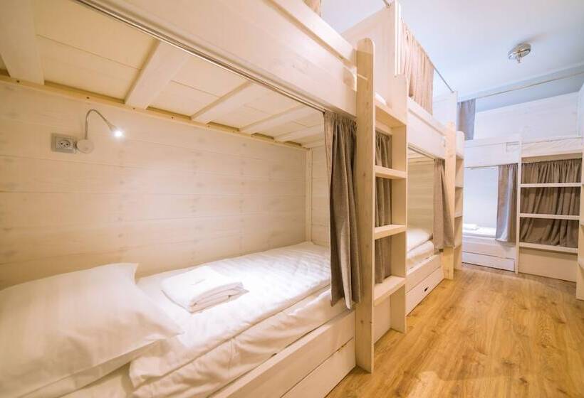 공동 객실, Hostel Izba