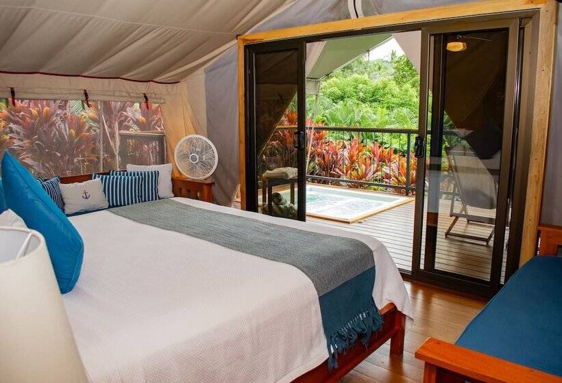 چادر با خدمات رفاهی ممتاز, Isla Chiquita Glamping