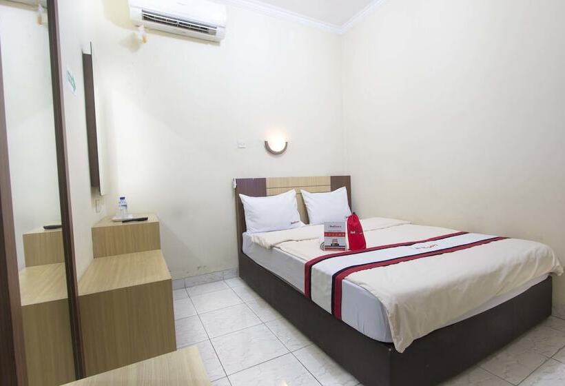 Номер Economy, Reddoorz Plus Near Stadion Mandala Krida