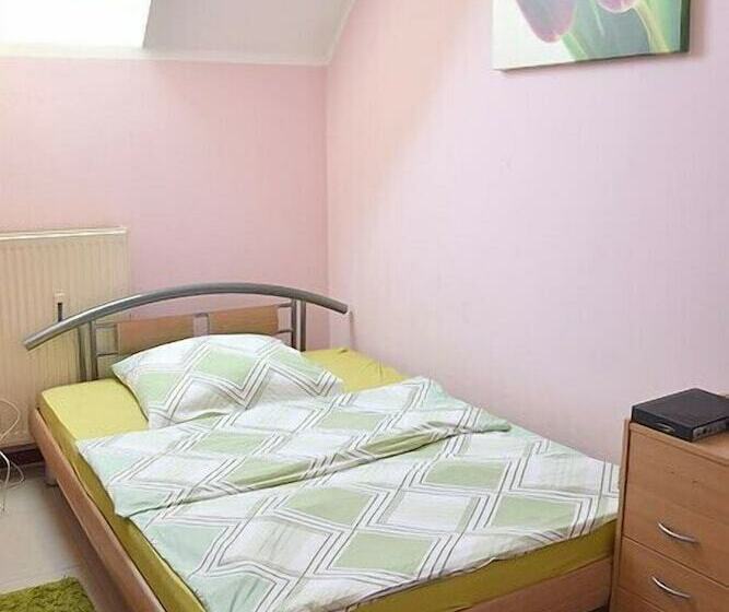 Quarto Estandar, Dom Gościnny Gerus
