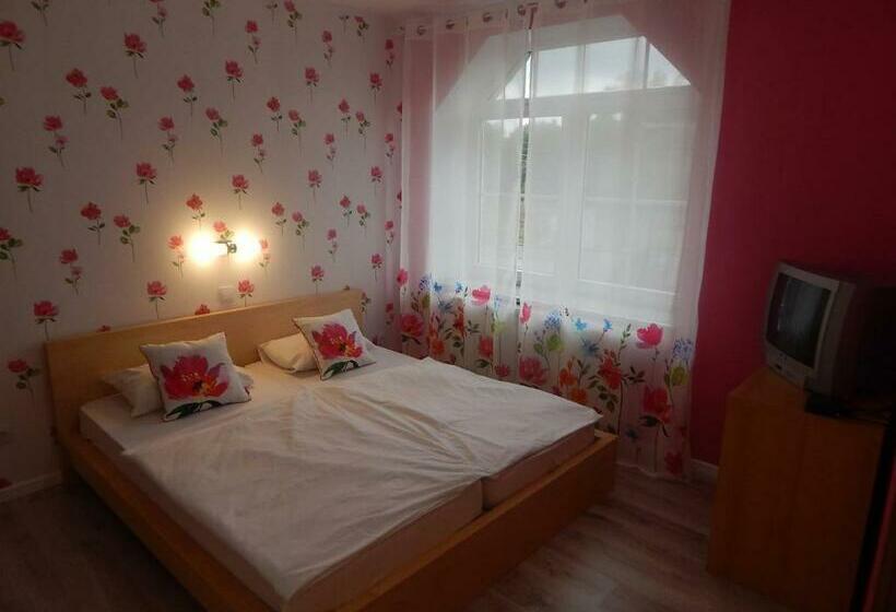 Quarto Estandar, Dom Gościnny Gerus