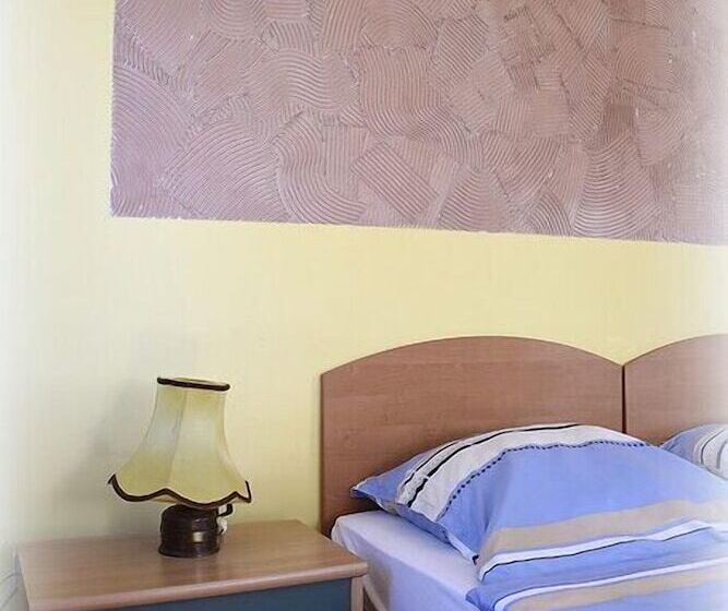 Quarto Estandar, Dom Gościnny Gerus