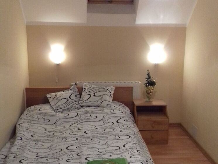 Quarto Estandar, Dom Gościnny Gerus