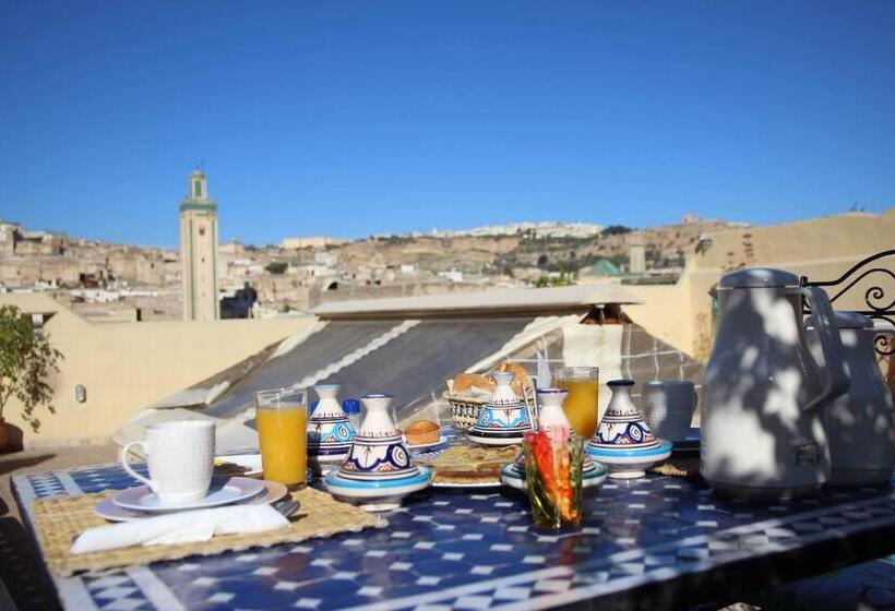اتاق استاندارد چهار تخته, Riad Gzira Fez
