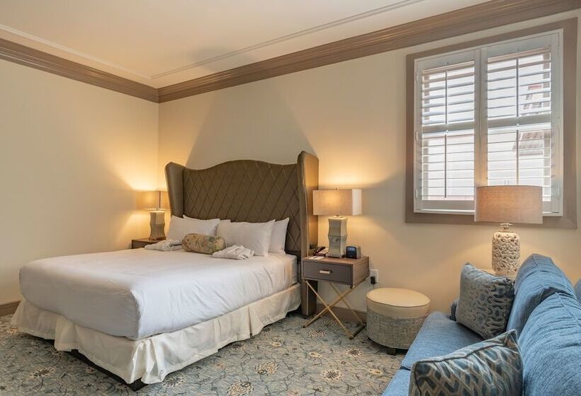 جناح جونيور, Andrew Pinckney Inn