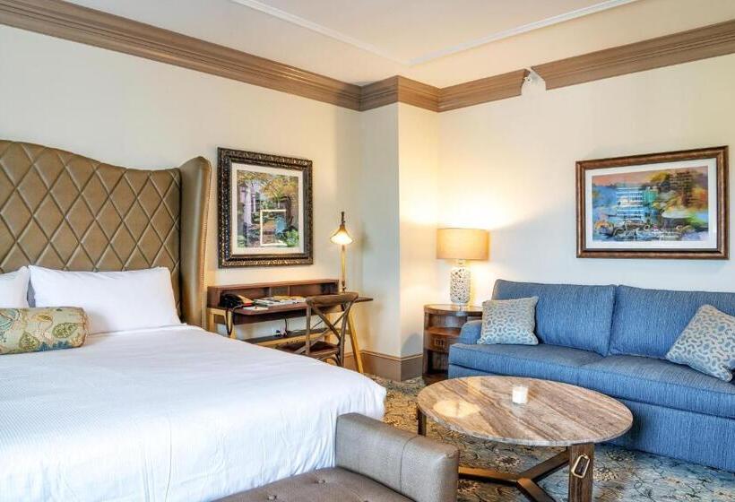 جناح سرير كينج, Andrew Pinckney Inn