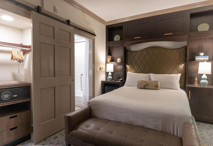 غرفة أساسية داخلية, Andrew Pinckney Inn