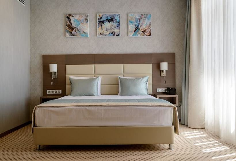 اتاق سوپریور سه تخته, Azimut Hotel Kyzyl