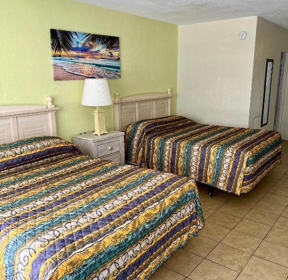 اتاق لوکس با بالکن و چشم‌انداز دریا, Beach Colony Motel