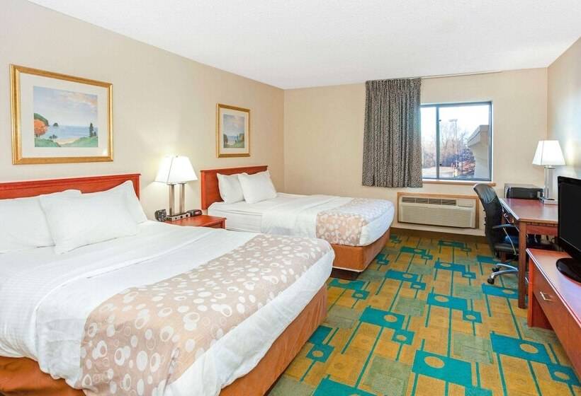 Номер Стандарт 2 Двуспальные Кровати, La Quinta Inn By Wyndham Milwaukee Airport / Oak Creek