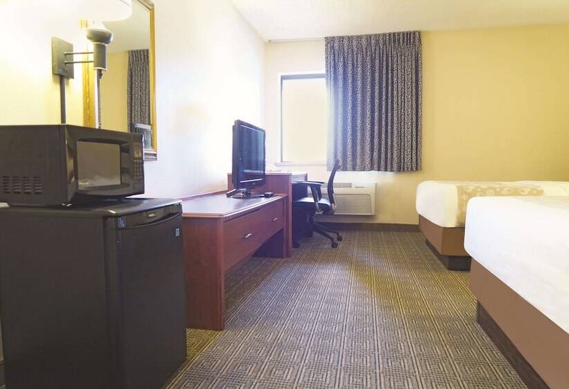 Президентский Люкс, La Quinta Inn By Wyndham Milwaukee Airport / Oak Creek