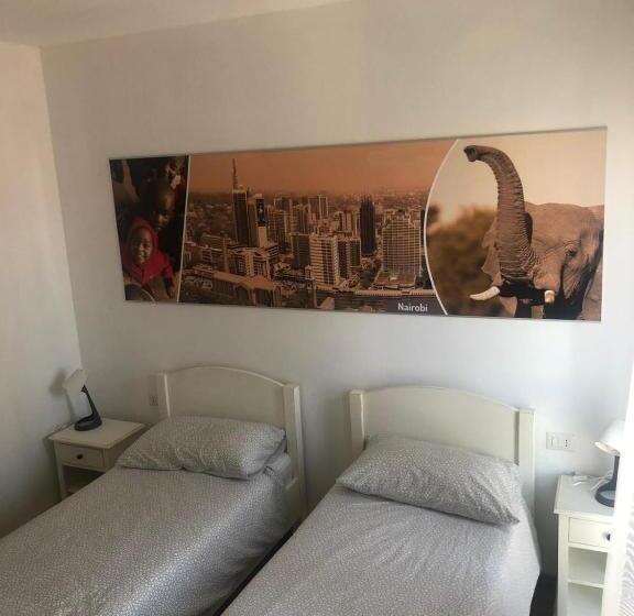 اتاق لوکس, A Casa Di Titty