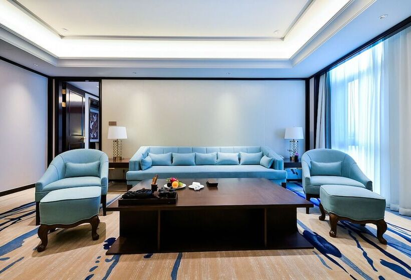 Люкс Повышенной Комфортности, Wyndham Grand Plaza Royale Kaicheng Anji