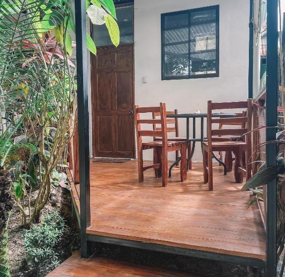 带大床的复式套间, El Gato Rojas Surf Hostel
