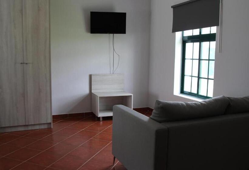 Quarto Estandar, Casas Do Monte