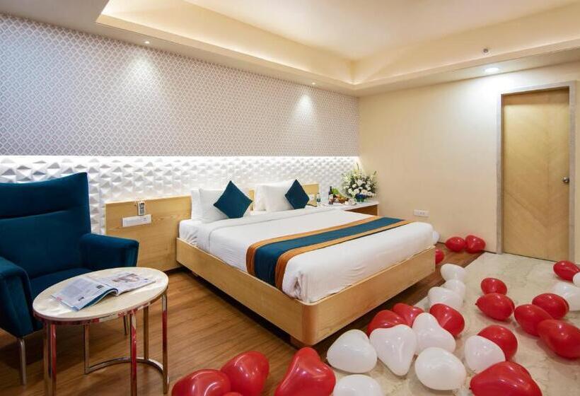 جناح جونيور, Ziona Luxurious
