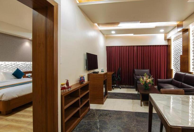 جناح, Ziona Luxurious