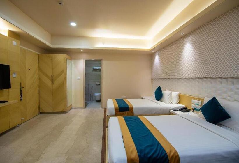 جناح جونيور, Ziona Luxurious