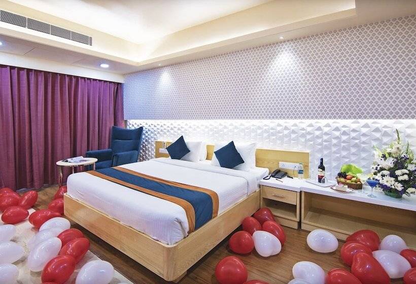 جناح جونيور, Ziona Luxurious
