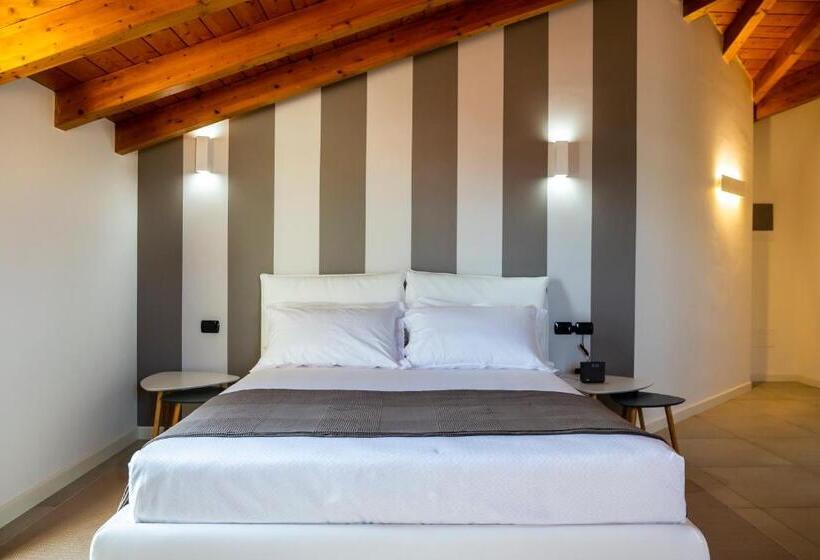 اتاق استاندارد سه نفره, Casa Ananda