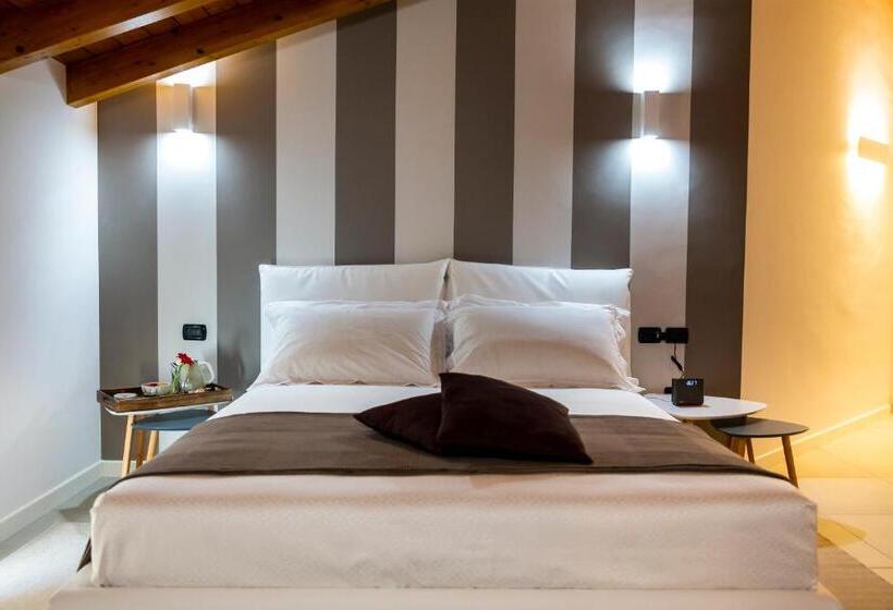 اتاق استاندارد سه نفره, Casa Ananda